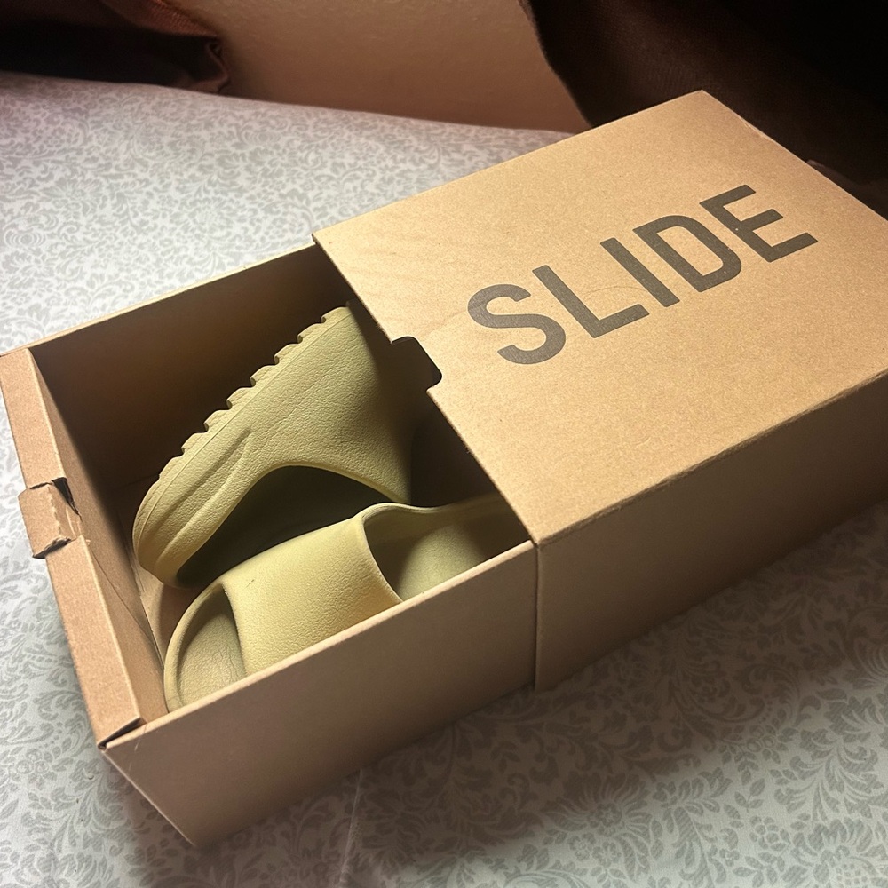 adidas Kids Slide Sandals in Light Green